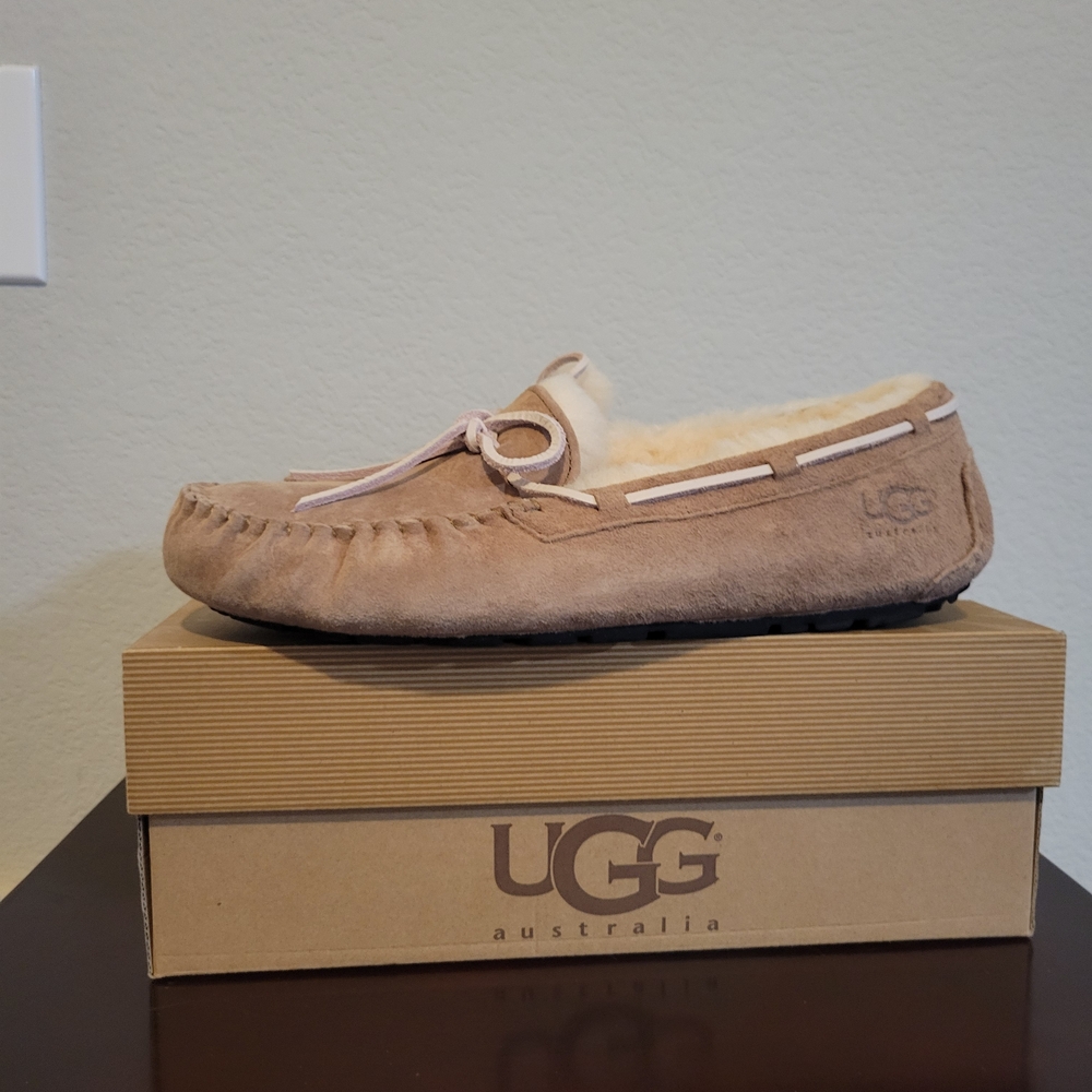 UGG Women's Suede Moccasin Slipper - Sand/Tan